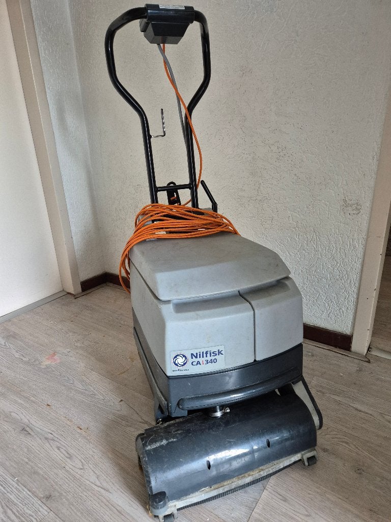 Nilfisk CA340 Schrob en zuigmachine, Ophalen, Gebruikt, Elektrisch