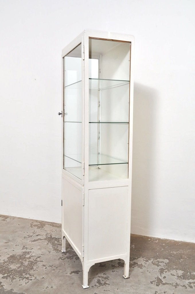 Vintage medicijnkast apothekerskast vitrinekast smal 60s 70s, Huis en Inrichting, Kasten | Vitrinekasten, Gebruikt, 150 tot 200 cm