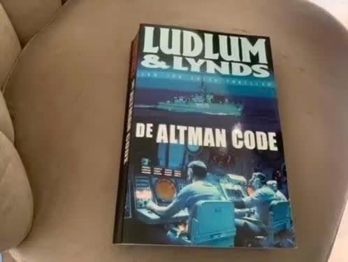De Altman Code - Ludlum & Lynds, Gelezen, Europa overig, Robert Ludlum & Gayle Lynds, Ophalen of Verzenden