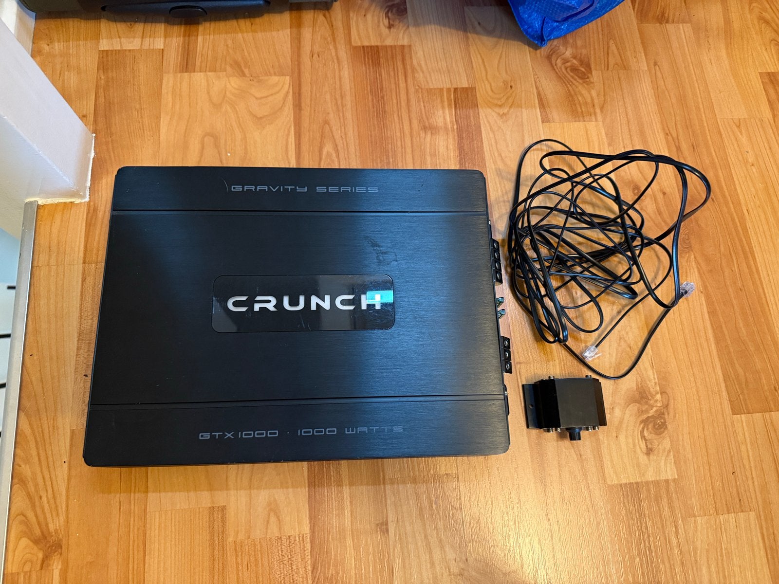 Subwoofer versterker met remote, Ophalen, Zo goed als nieuw, 120 watt of meer, Overige merken