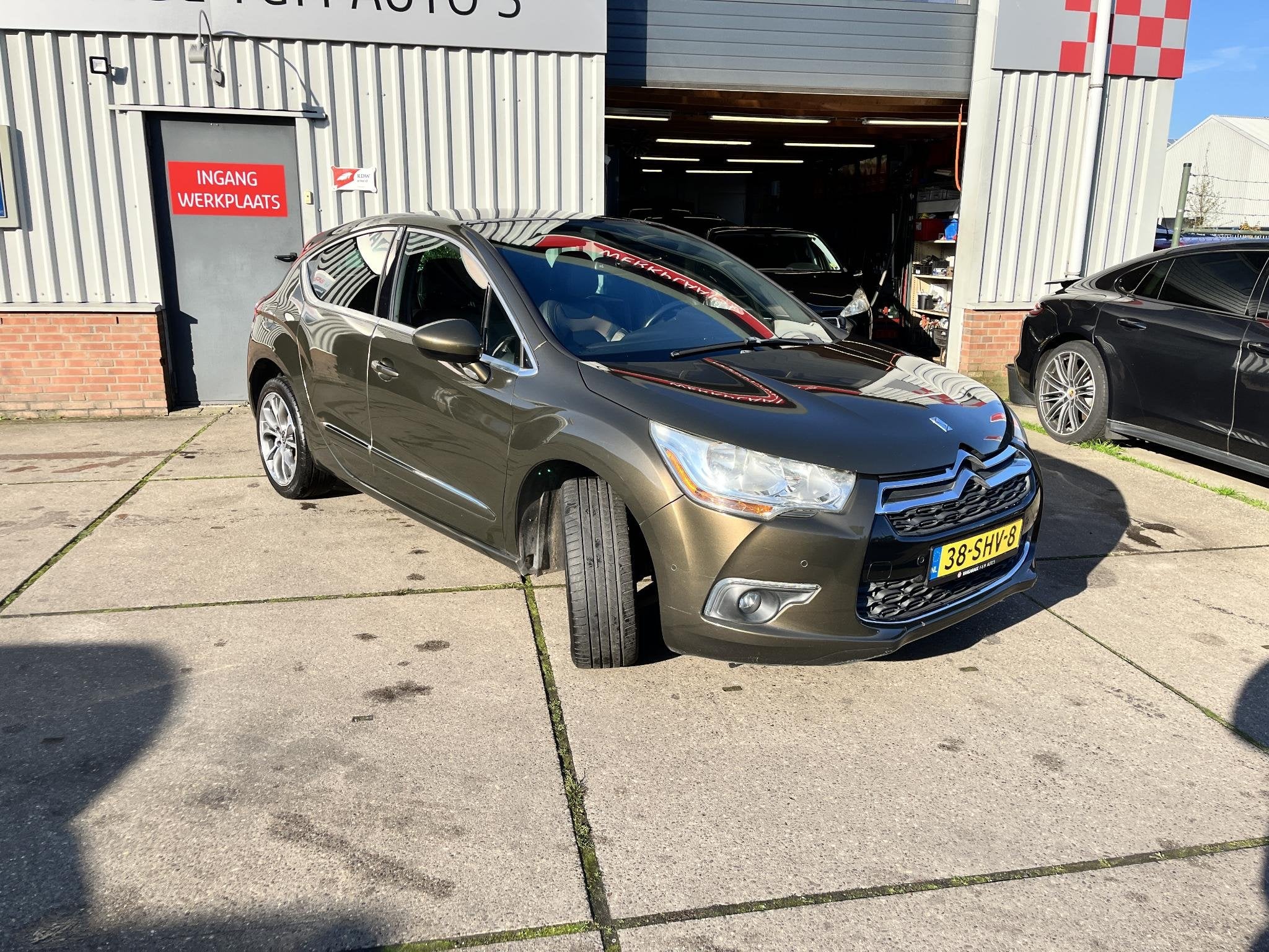Citroen DS4 1.6 THP Sport Chic, Auto's, Voorwielaandrijving, Euro 5, 4 cilinders, Bruin