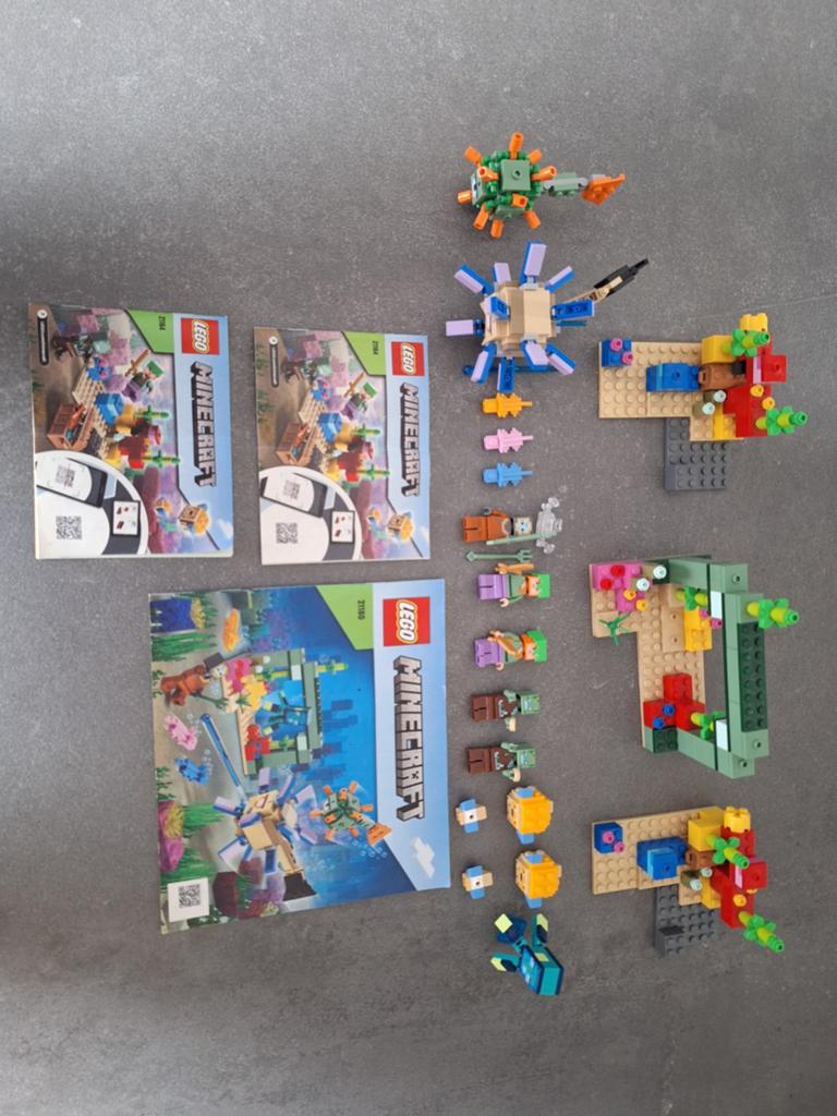 Lego Minecraft 1x21180 en 2x 21164, Ophalen of Verzenden, Zo goed als nieuw, Lego, Minecraft