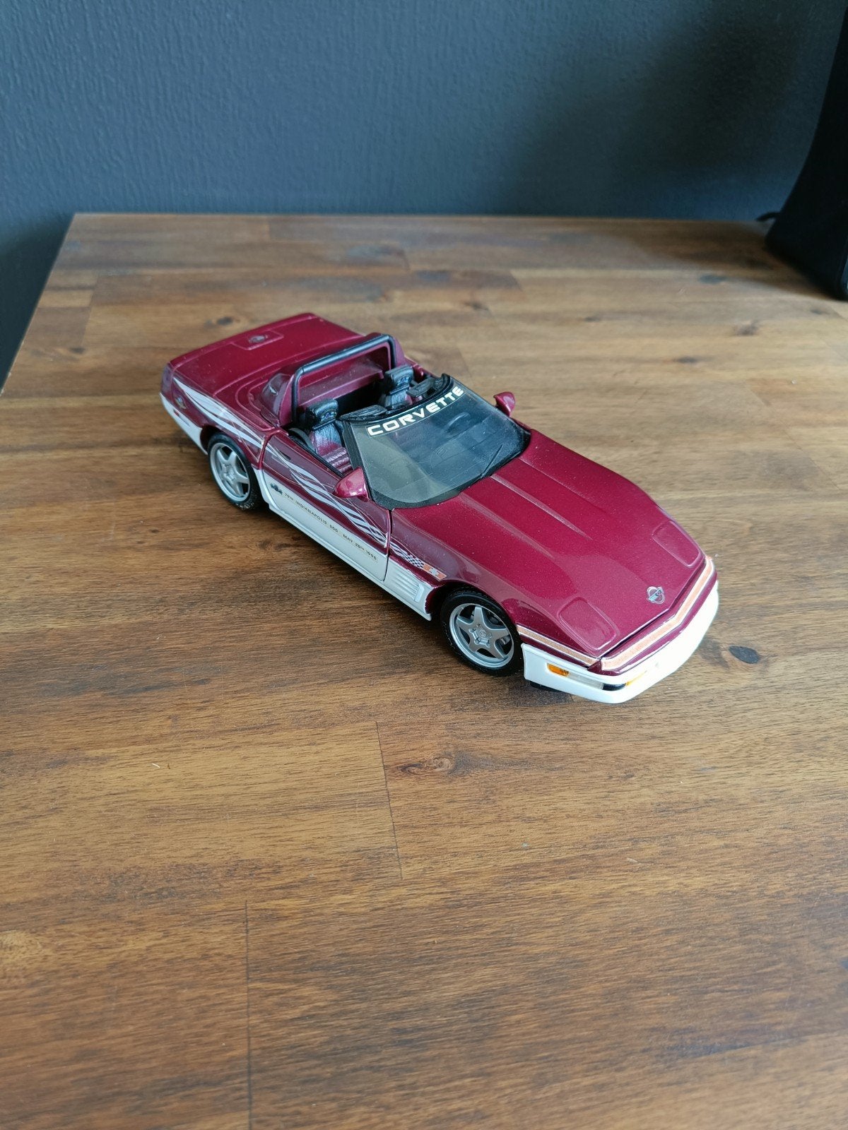 Chevrolet Corvette 1:18, Ophalen, Zo goed als nieuw, Auto, Bburago