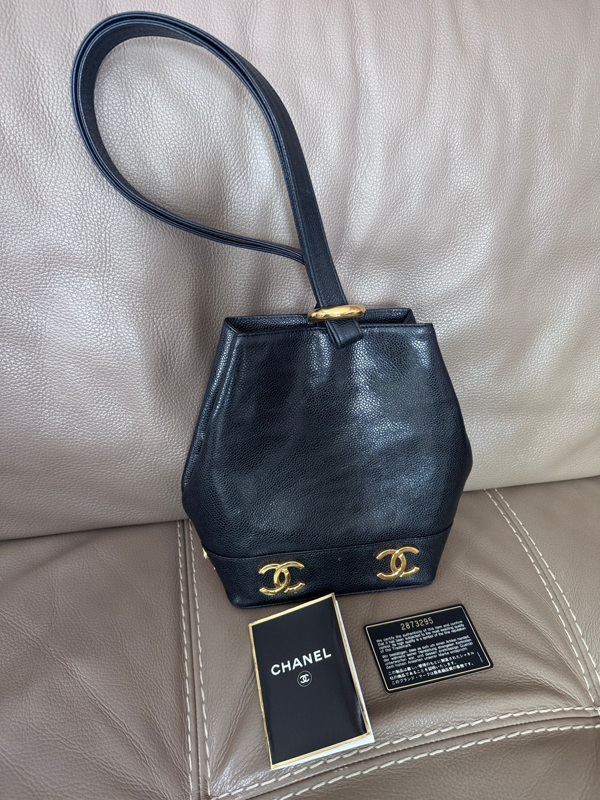 CHANEL CoCo Vintage Six Logo Sling Bag, Sieraden, Tassen en Uiterlijk, Tassen | Damestassen, Ophalen of Verzenden, Zo goed als nieuw