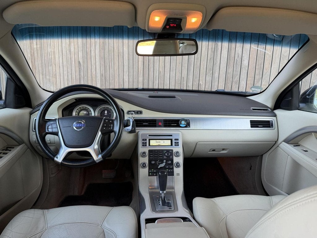 Volvo S80 2.0 T5 241pk Momentum | BI-Xenon Koplampen| NL-Aut, Euro 5, 4 cilinders, Automatische klimaatregeling, 1499 kg