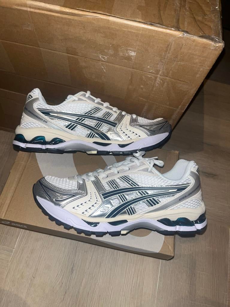 Asics Gel Kayano 14, Ophalen of Verzenden, Nieuw, Wit, Sneakers of Gympen