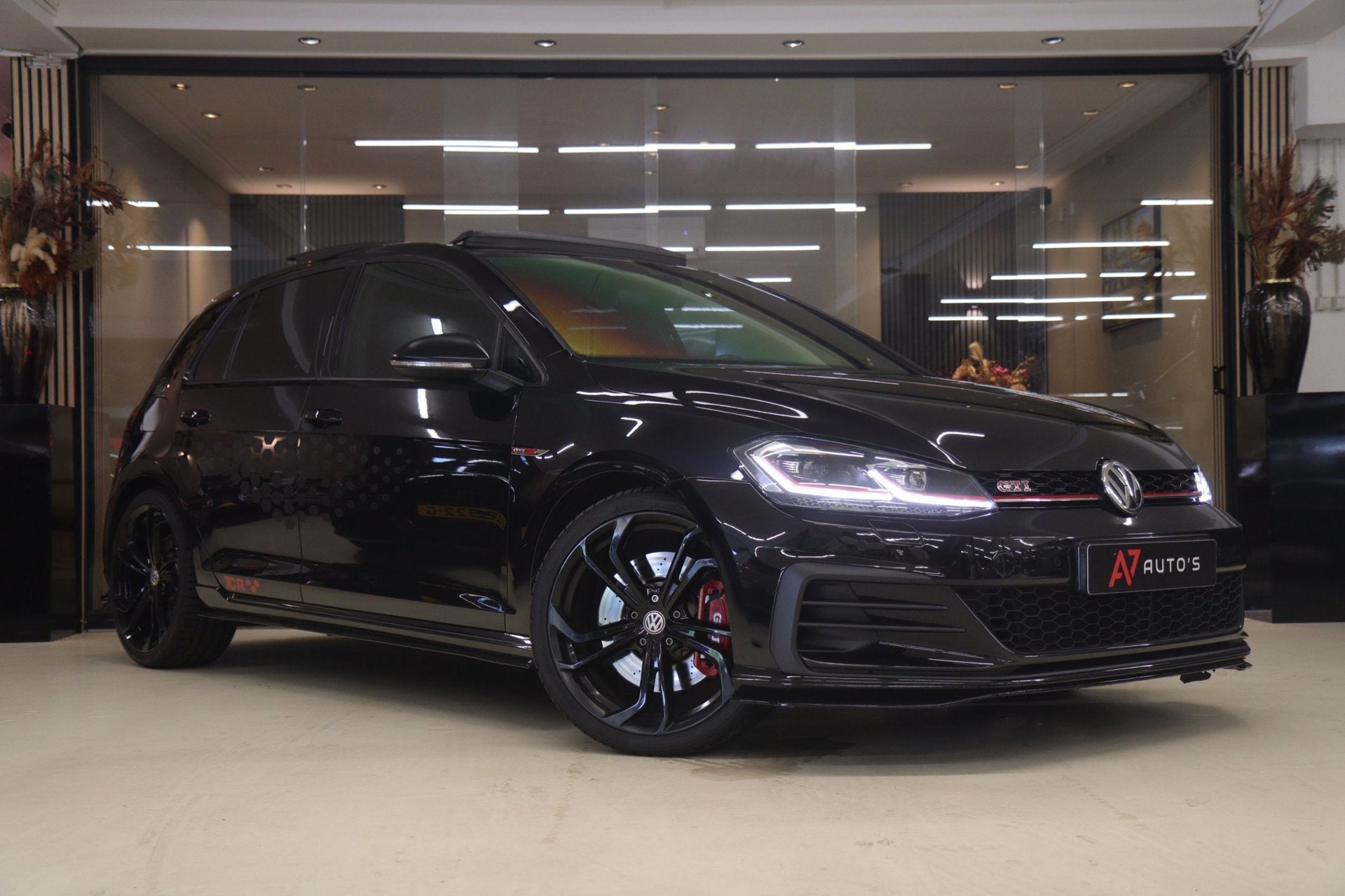 Volkswagen Golf 2.0 TSI GTI TCR /PANO/CARPLAY/CAM/KEYLESS/AC, 1330 kg, Gebruikt, Euro 6, 4 cilinders