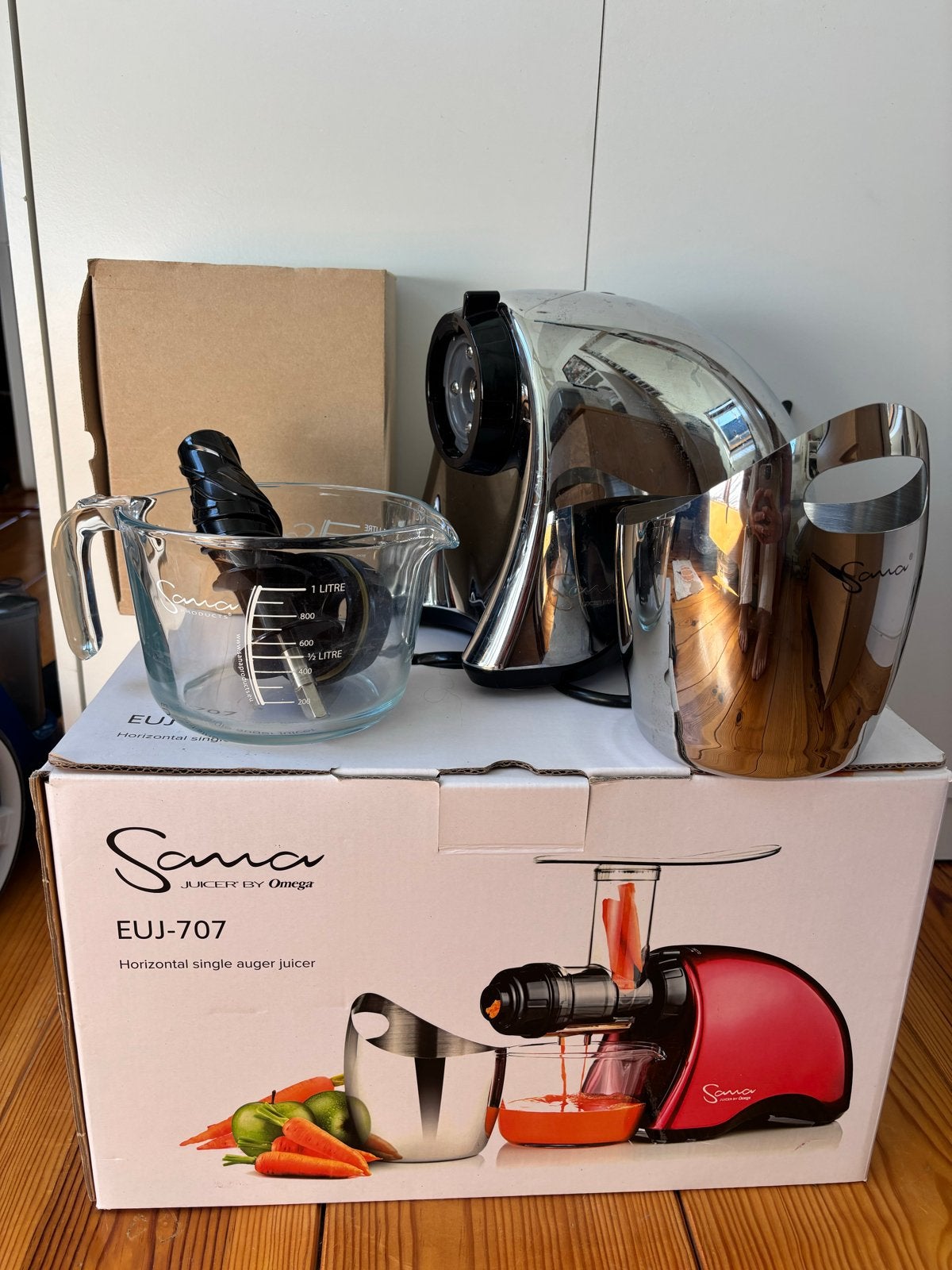 Sana Juicer by Omega EUJ-707 Horizontale Slowjuicer, Ophalen, Zo goed als nieuw