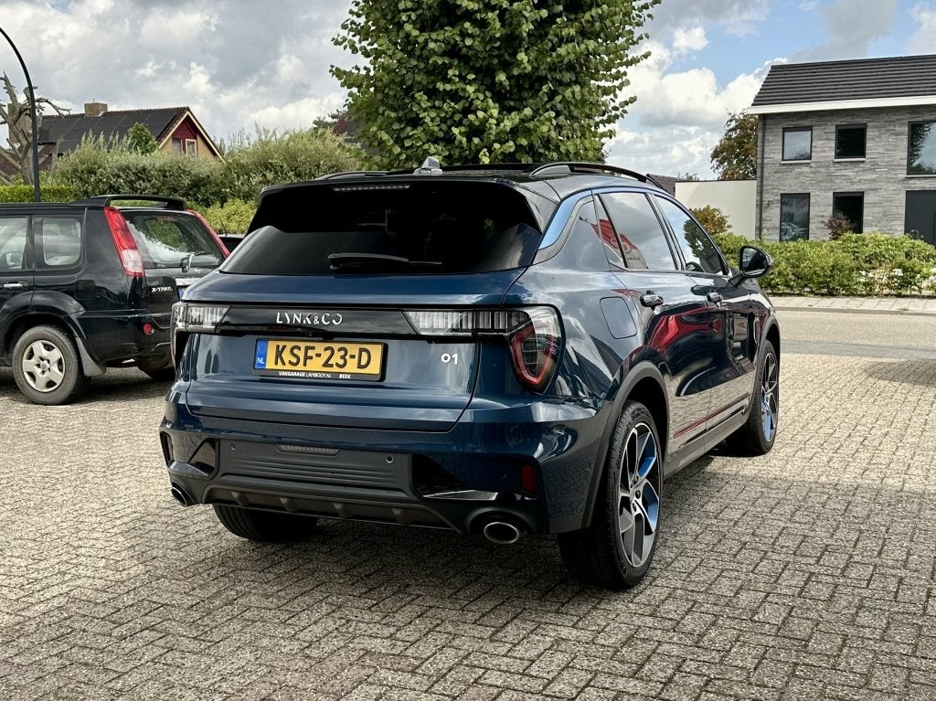 Lynk & Co 01 1.5 PHEV SOH 97% 360 Camera Zwarte hemel, Auto's, Stof, Euro 6, Blauw, Plug-in hybride