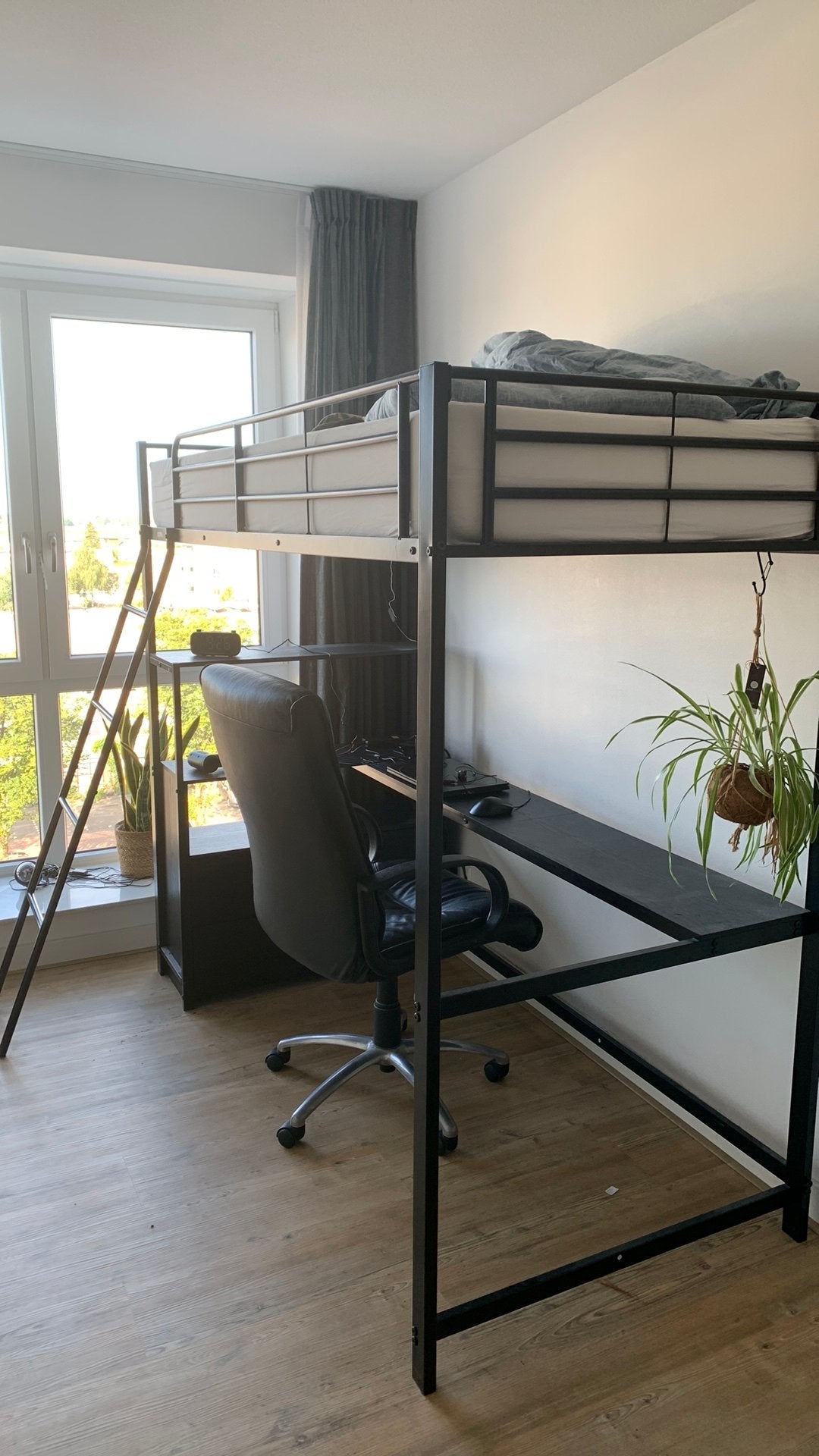 Zravenna Hoogslaper 90x200cm, metalen frame, boekenplanken, Ophalen, Eenpersoons, 90 cm, Hoogslaper