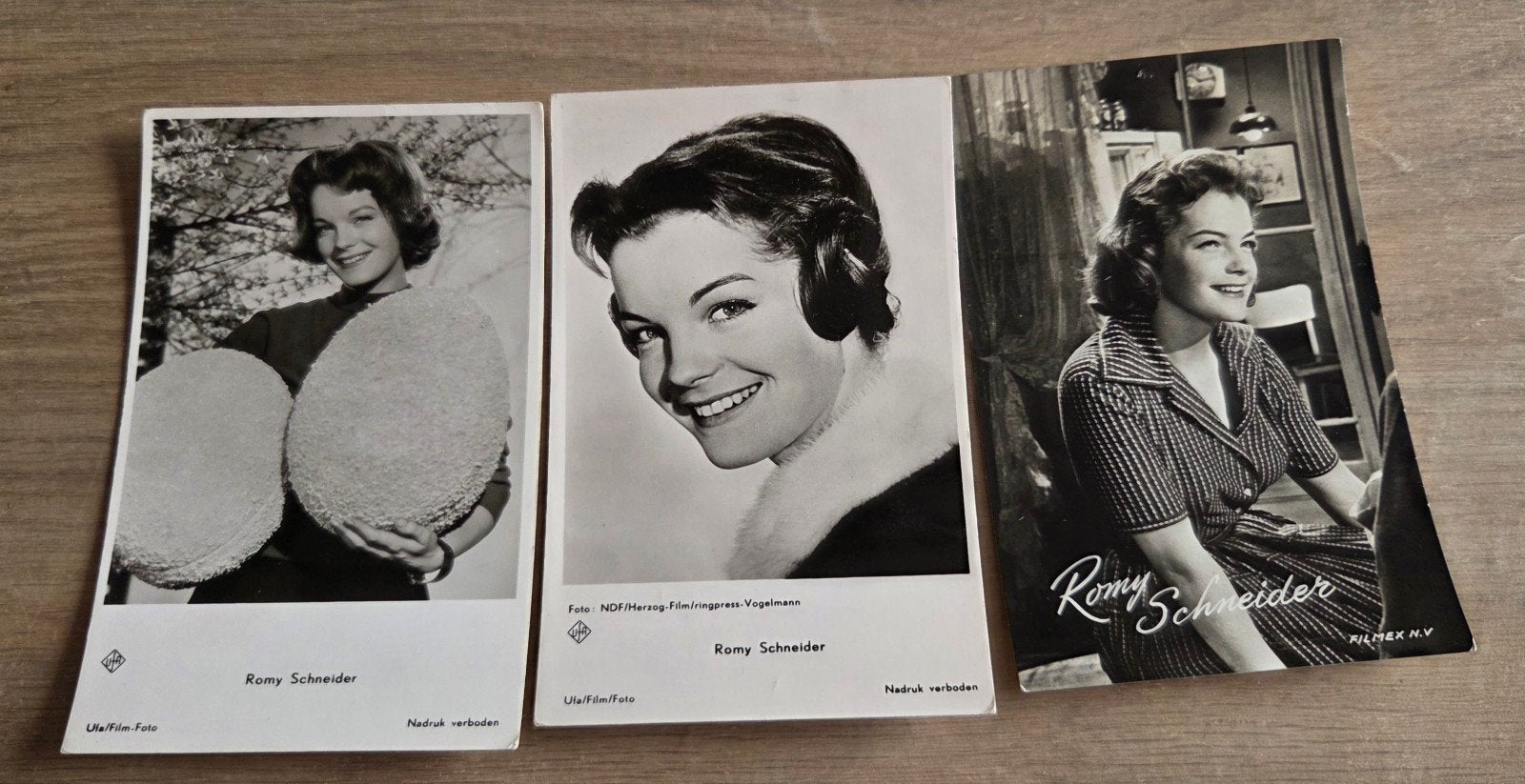 3 Zeldzame Ansichtkaarten Romy Schneider - Jaren '50, Ophalen of Verzenden, 1940 tot 1960, Ongelopen, Sterren en Beroemdheden