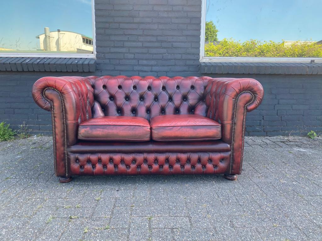 Springvale Chesterfield bank Oxblood rood, 125 cm of meer, Leer, Ophalen of Verzenden, Zo goed als nieuw