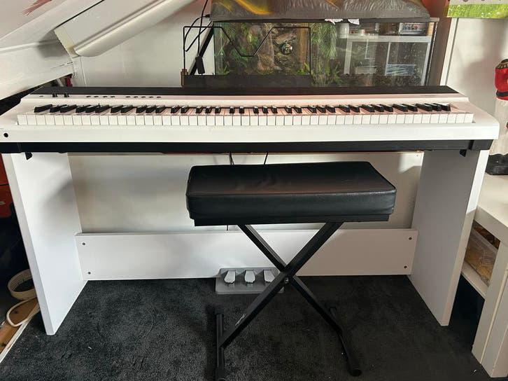 Medeli SP201 piano + onderstel+kruk ZGAN, Ophalen, Gebruikt, Wit, Digitaal