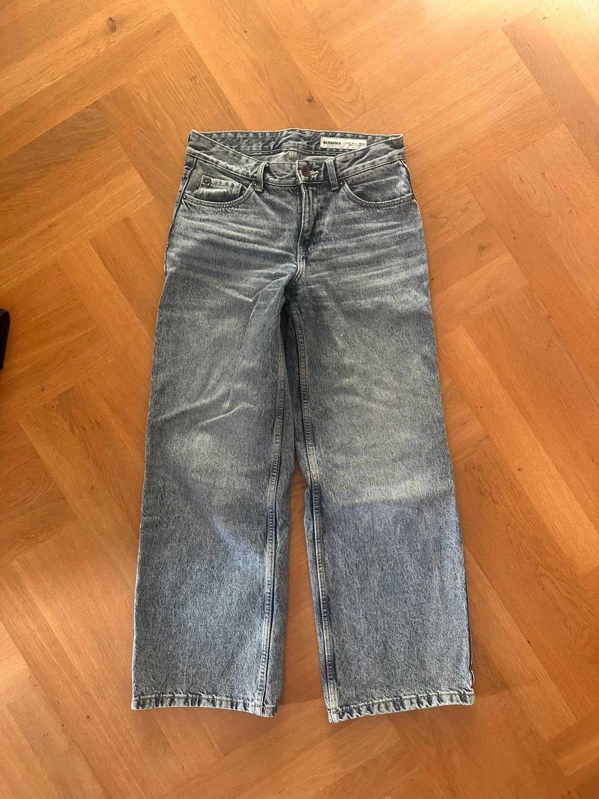 Spijkerbroek van de Bershka, Ophalen of Verzenden, Zo goed als nieuw, Blauw, W28 - W29 (confectie 36)