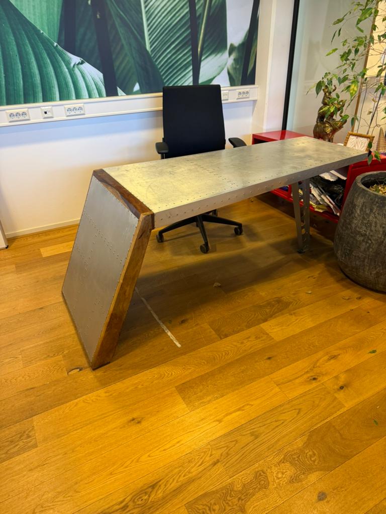 Uniek industrieel bureau - Vliegtuigvleugel design, Ophalen, Overige typen, Gebruikt, Metaal
