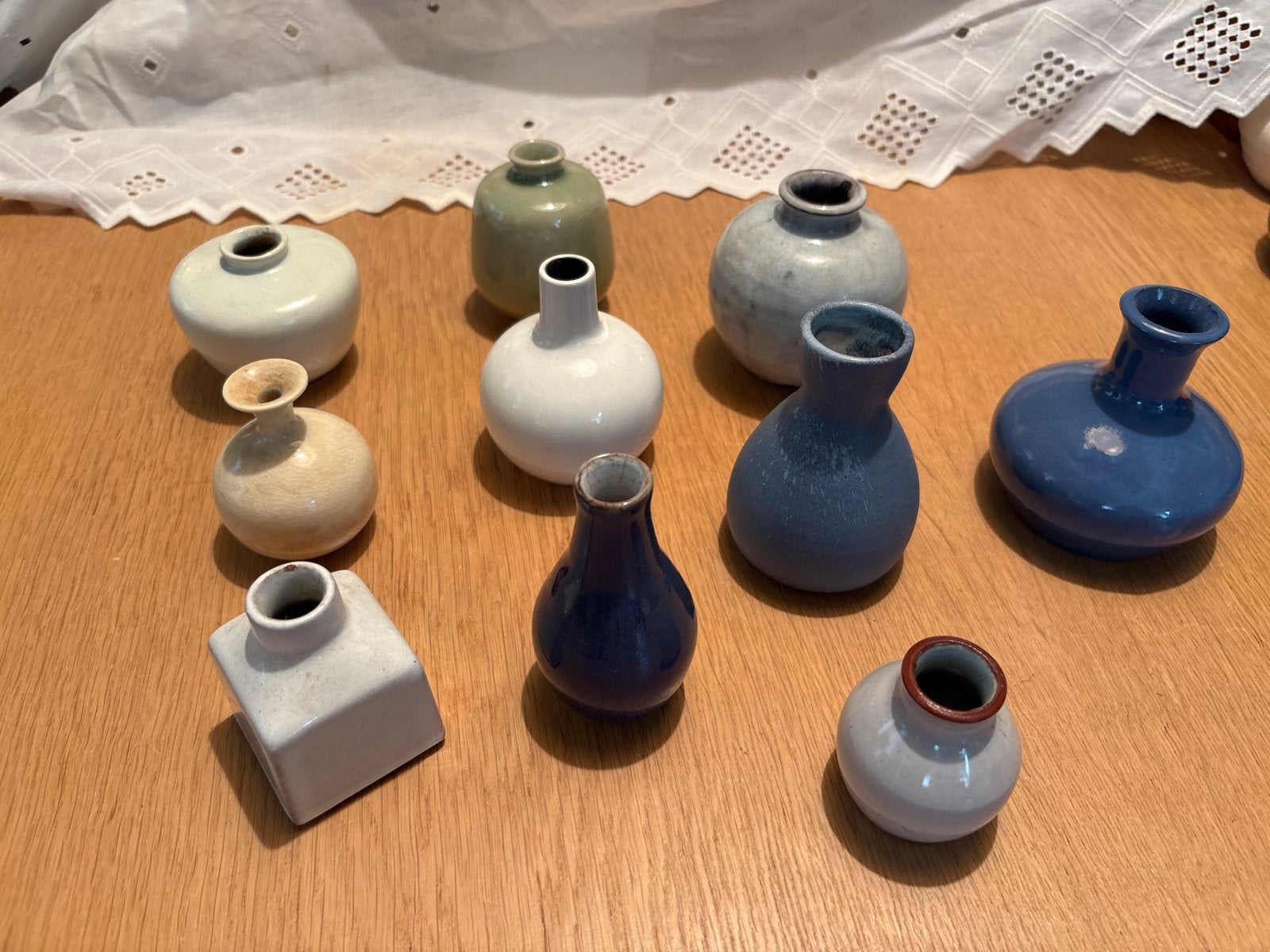 10 Miniatuur Keramische Vaasjes - effen Kleuren, Antiek en Kunst, Ophalen of Verzenden