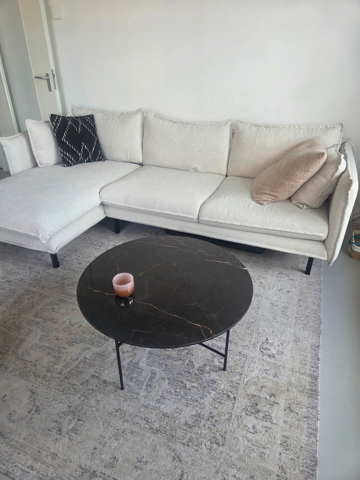 Ronde salontafel met marmerlook blad, Huis en Inrichting, Tafels | Salontafels, Zo goed als nieuw, 5 – 50, 50 tot 100 cm, 50 tot 100 cm