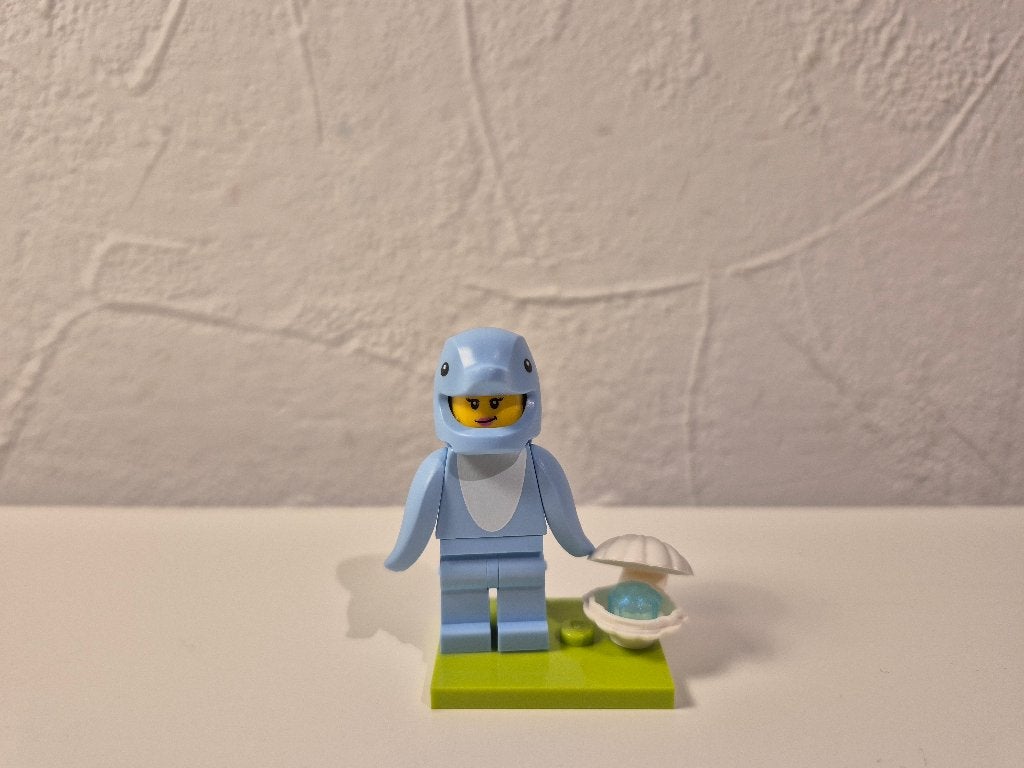 Lego Collectible Minifigure  Series 28 Dolphin Costume Fan, Lego, Ophalen of Verzenden, Zo goed als nieuw, Minifiguren serie