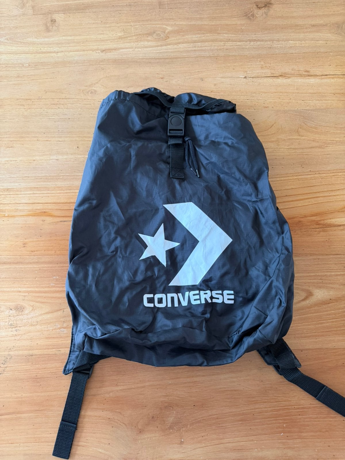 Converse zwarte rugtas nieuw, Sieraden, Tassen en Uiterlijk, Tassen | Rugtassen, Ophalen of Verzenden, Nieuw, Overige merken, 30 tot 45 cm