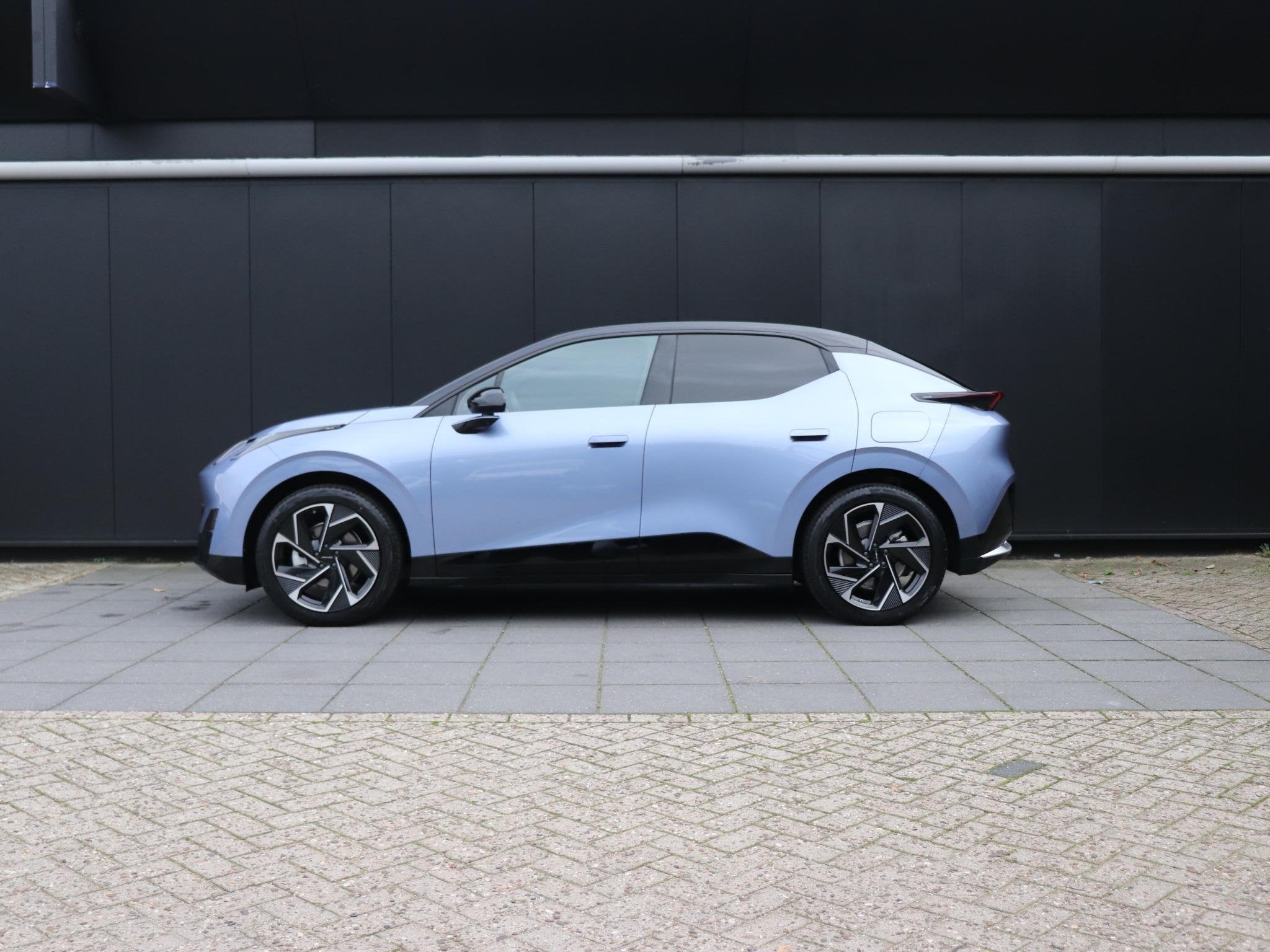 Lynk & Co 02 More 66 kWh | LEDER | PANO | H&K | 360° CAMERA, Auto's, Automaat, Dealer onderhouden, Achterwielaandrijving, Gebruikt