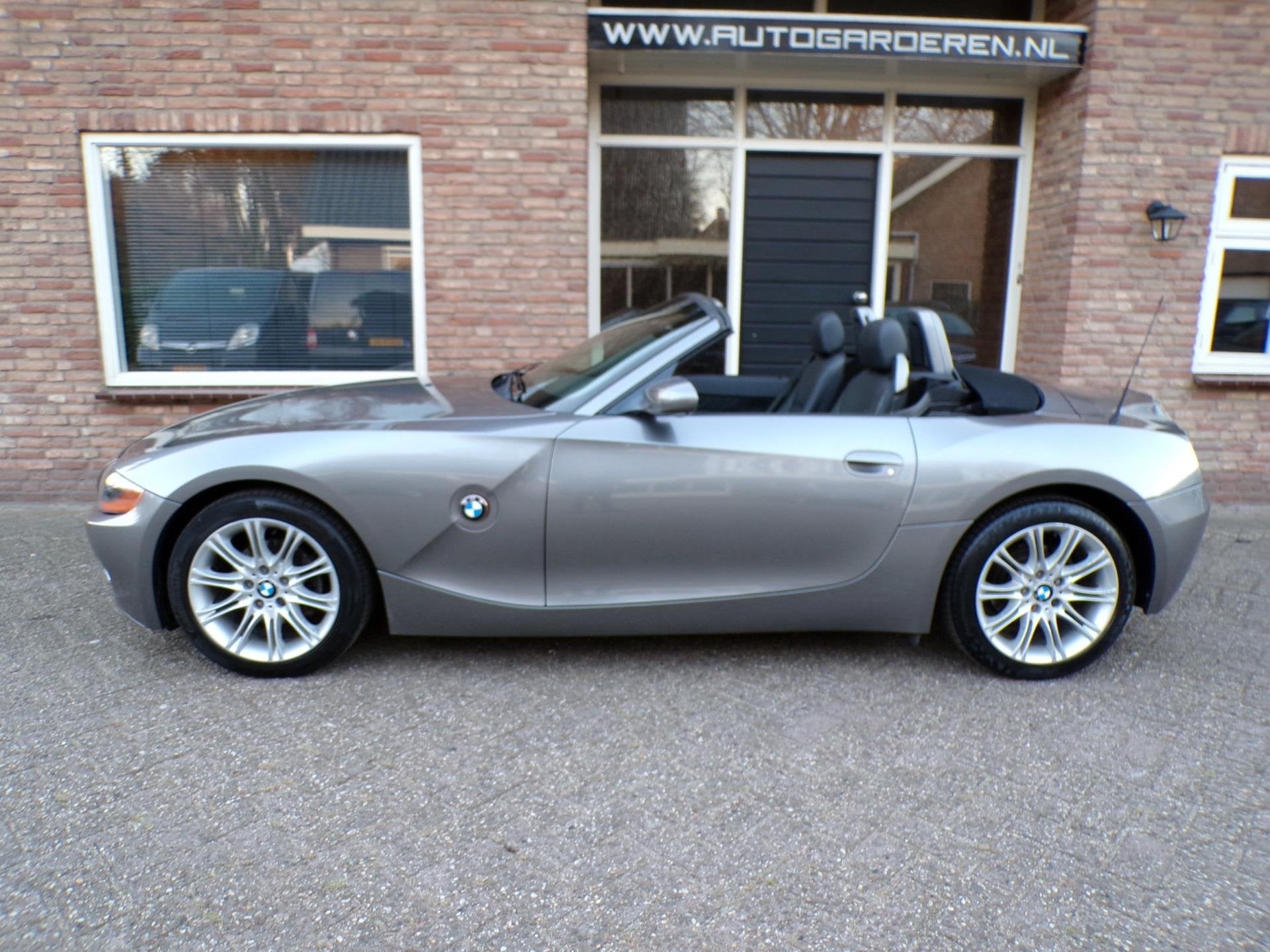 BMW Z4 Roadster 2.5i SMG Leder / Airco / Stoelverwarming / H, Auto's, BMW, Automaat, Achterwielaandrijving, Gebruikt, Zwart