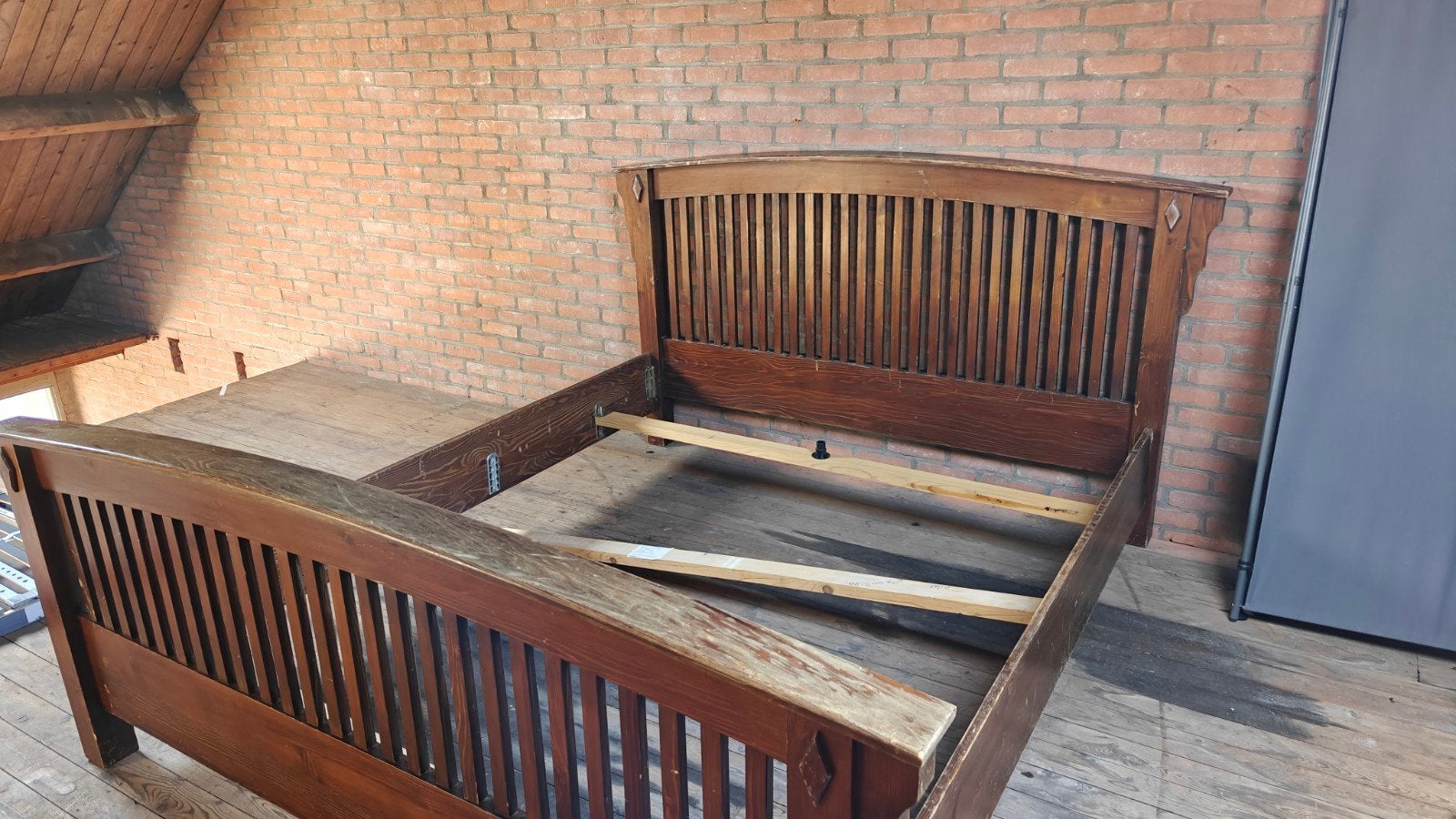 Houten bed frame voor 210 , 90 cm matrassen, Ophalen, Gebruikt, Bruin, 210 cm