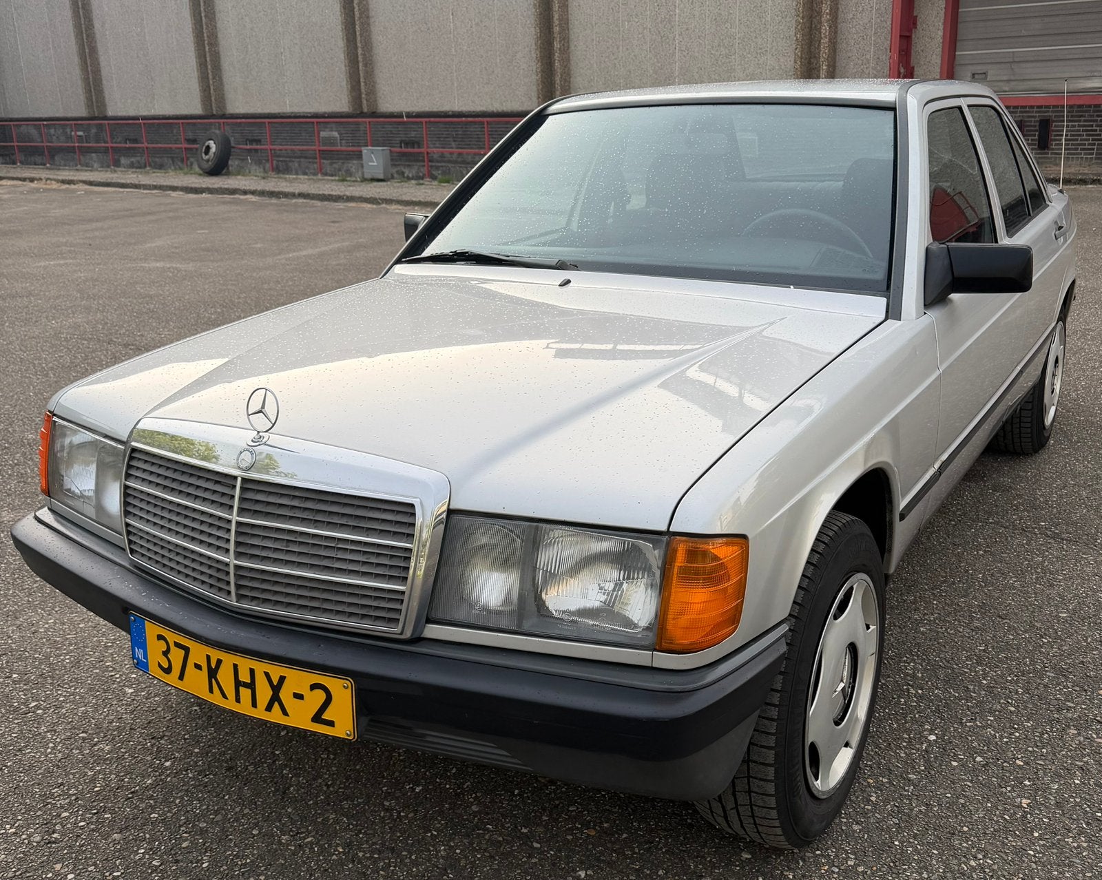 Mercedes-Benz 190 2.0 Benzine 1984 | Belastingvrij, 4 cilinders, 1095 kg, 547 kg, Handgeschakeld