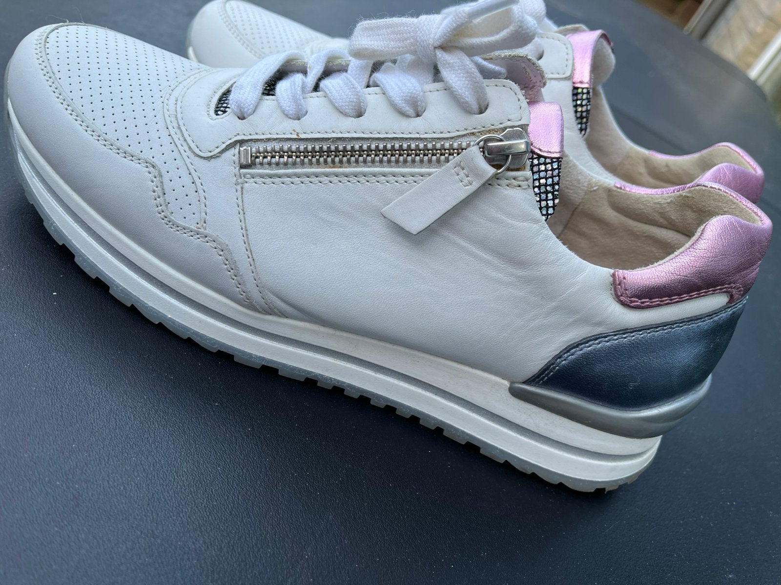 Witte sneakers met glinster van Gabor maat 7 H. ZGAN, Ophalen of Verzenden, Zo goed als nieuw, Wit, Sneakers of Gympen