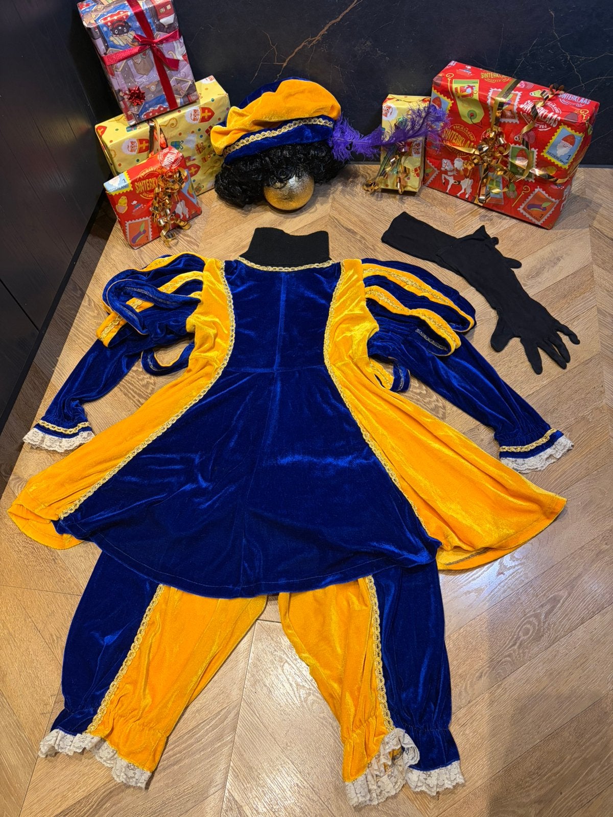 Pietenpak jurk maat m geel blauw sinterklaas zwarte piet, Ophalen of Verzenden, Zo goed als nieuw