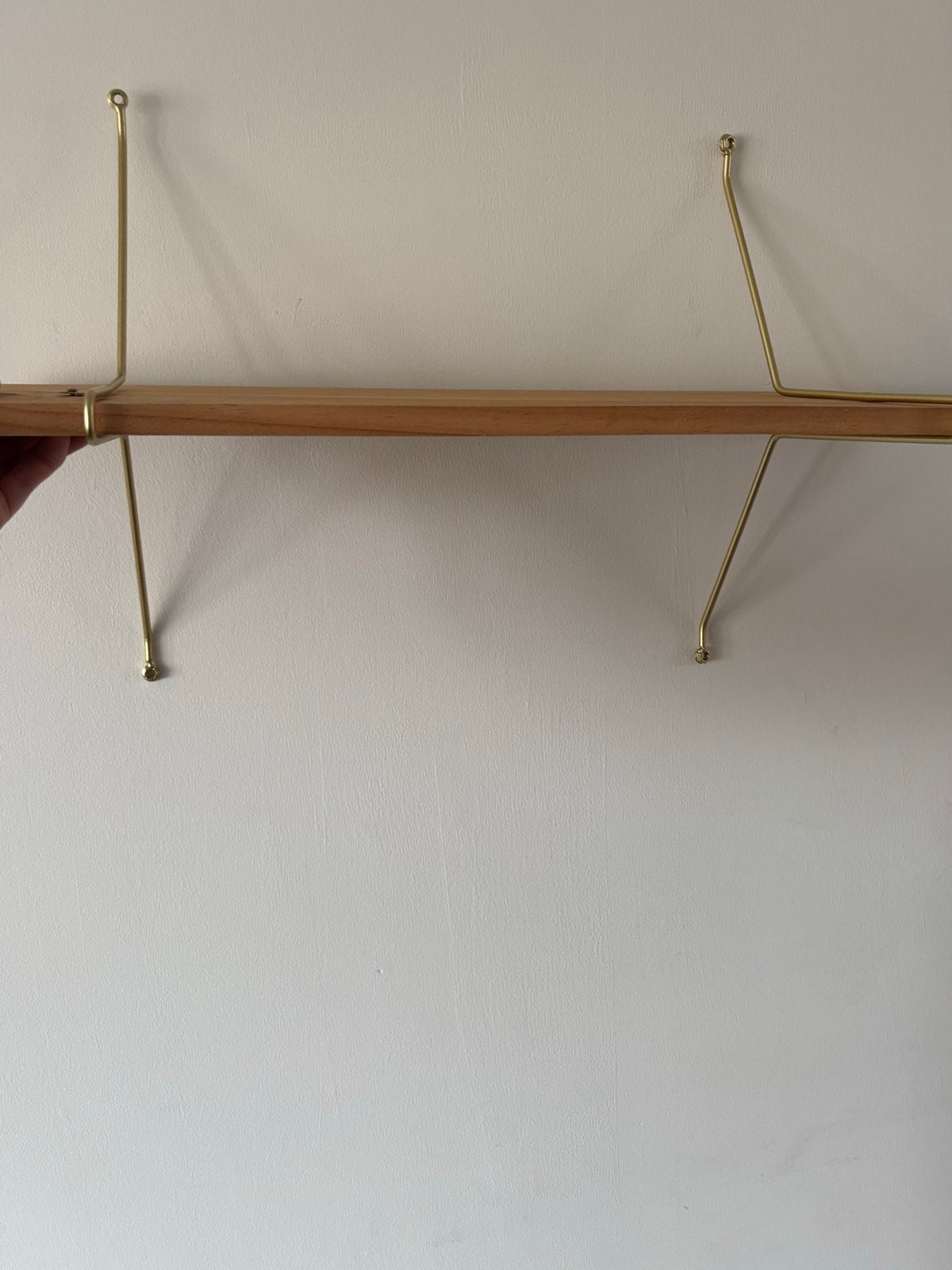 Houten wandplank met gouden metalen poten Urban Outfitters, Ophalen, Zo goed als nieuw