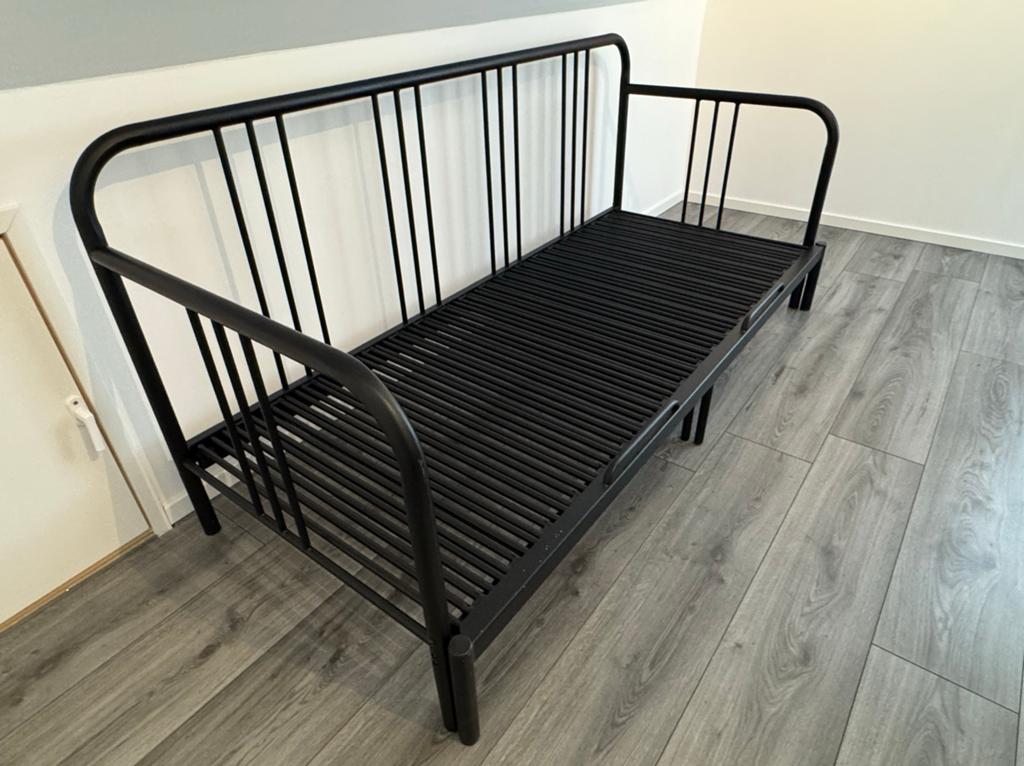 IKEA Fyresdal slaapbank uitschuifbaar zwart metaal, Ophalen, Verstelbaar, Zwart, Tweepersoons