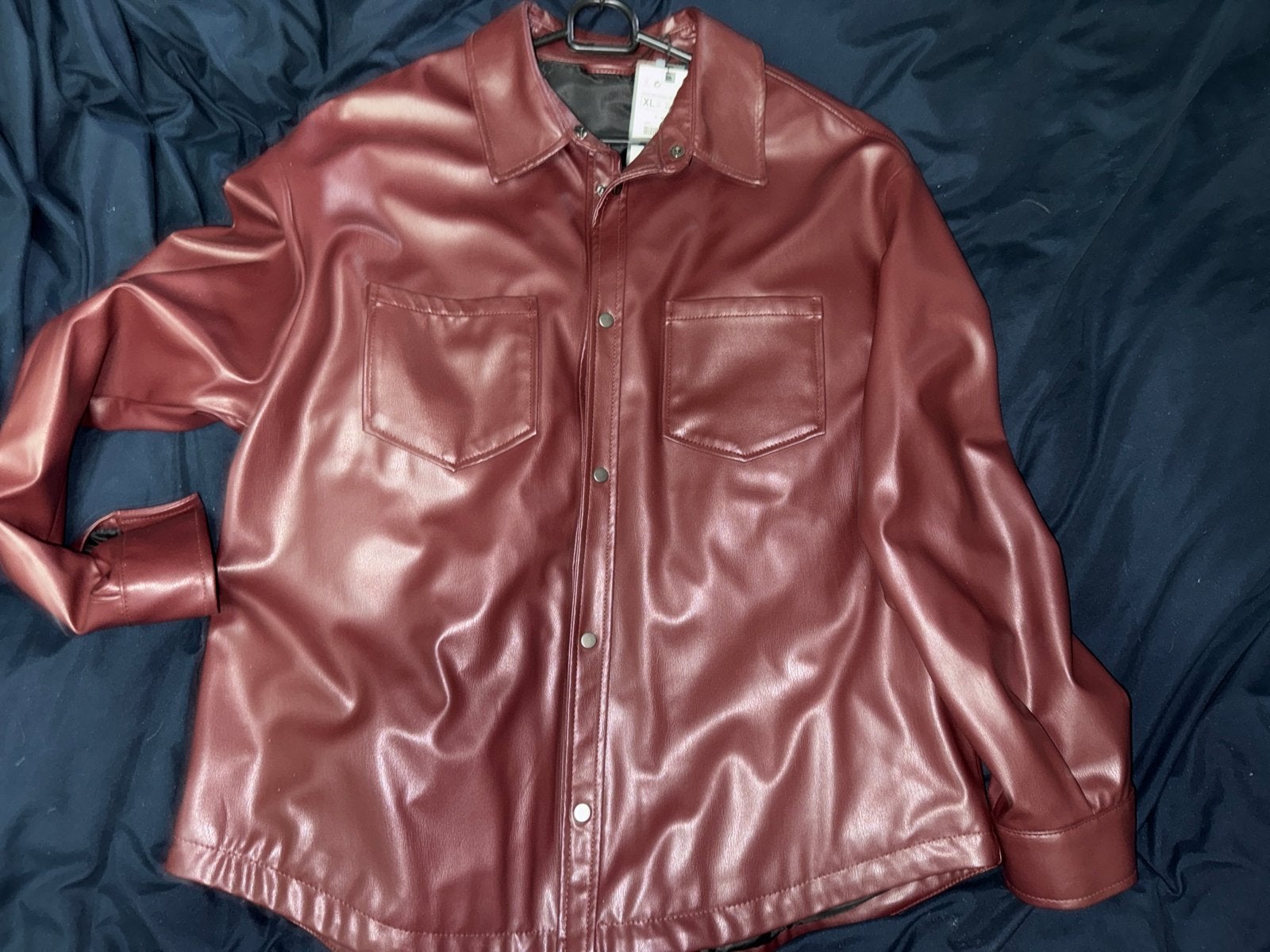 Zara bordeauxrood overhemd van imitatieleer, Kleding | Heren, Ophalen of Verzenden, Nieuw, Rood, Halswijdte 43/44 (XL)