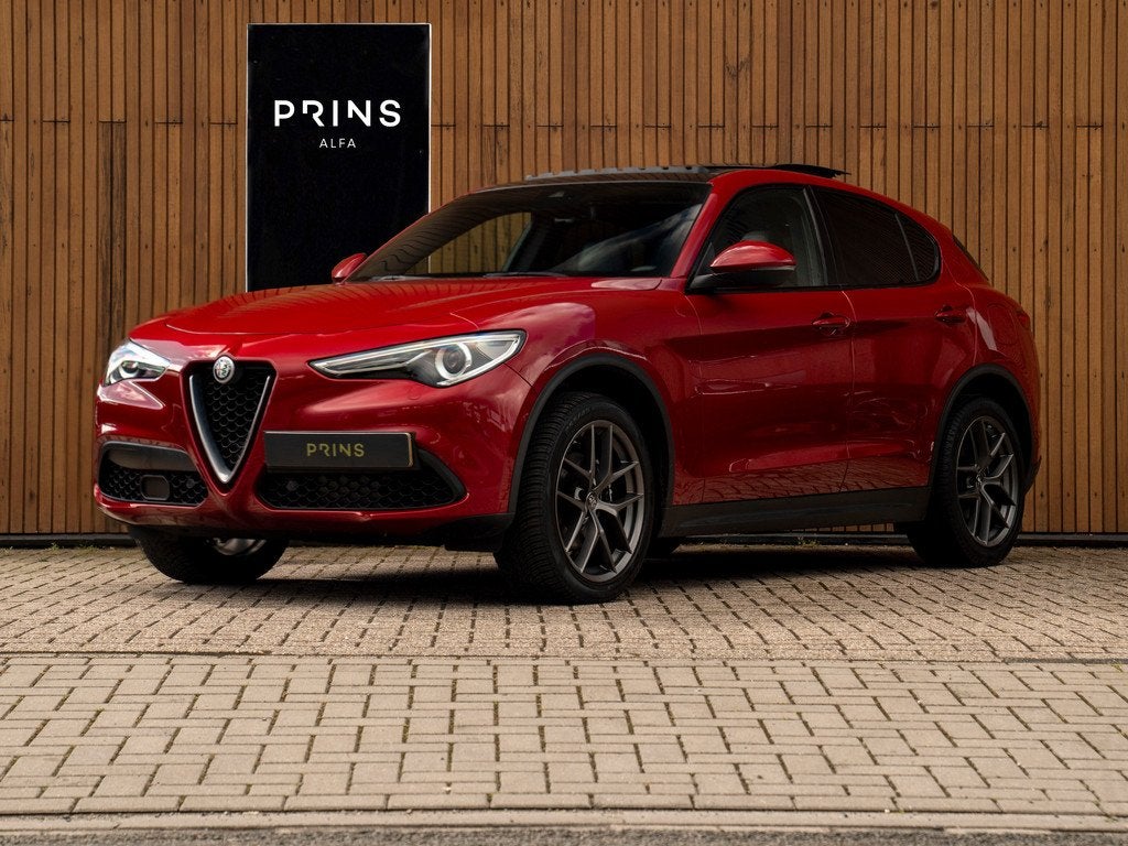 Alfa Romeo Stelvio 2.0 T AWD Super | Veloce stoelen | Panora, Auto's, Alfa Romeo, Automaat, 4 cilinders, Met garantie (alle), Bedrijf