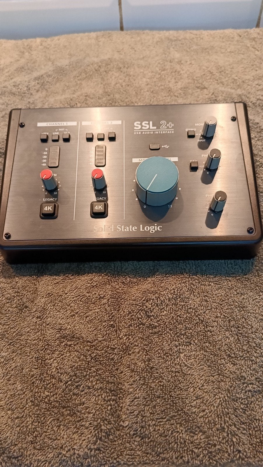 Solid State Logic SSL 2+ MK1 audio interface, Computers en Software, Ophalen of Verzenden