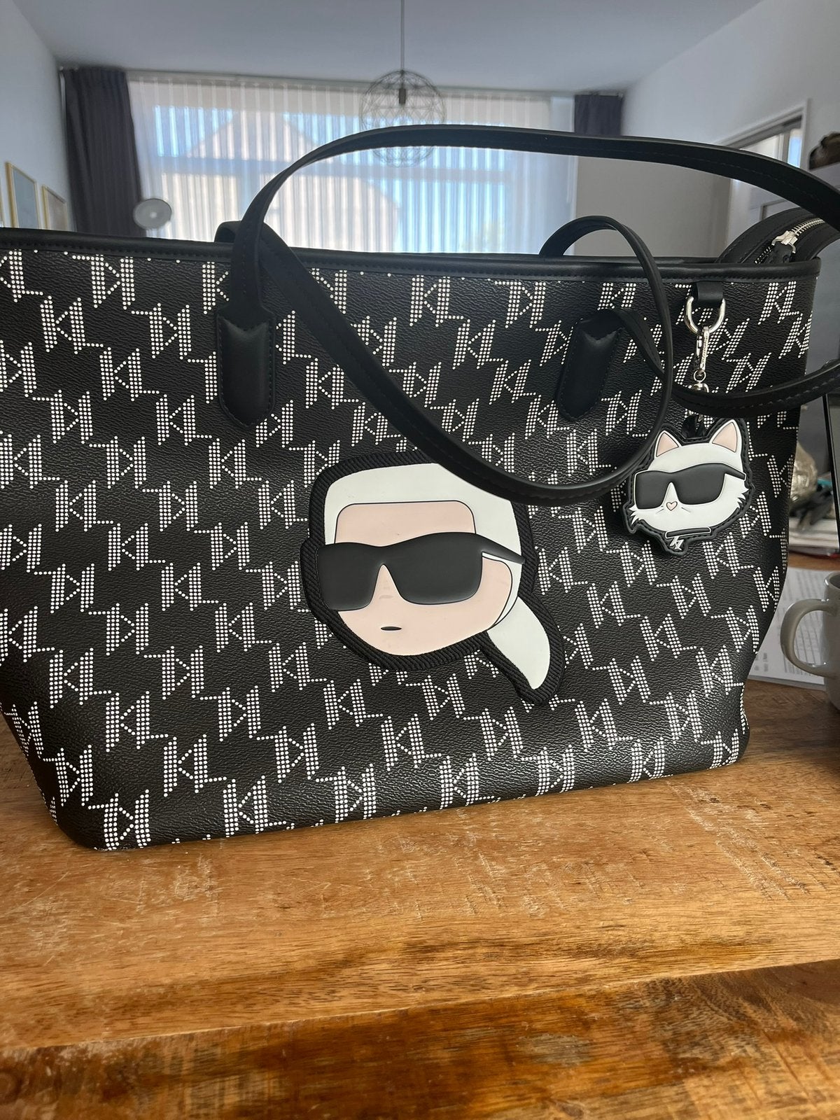 Schooltas/Tote bag  Karl Lagerfeld, Ophalen of Verzenden, Zo goed als nieuw, Zwart, Handtas