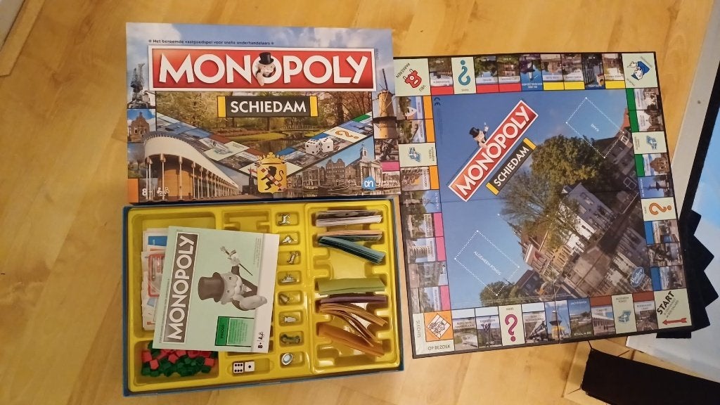 bordspel nieuw Monopoly Schiedam Monopolie limited, Vijf spelers of meer, Ophalen of Verzenden, Nieuw, Monopoly