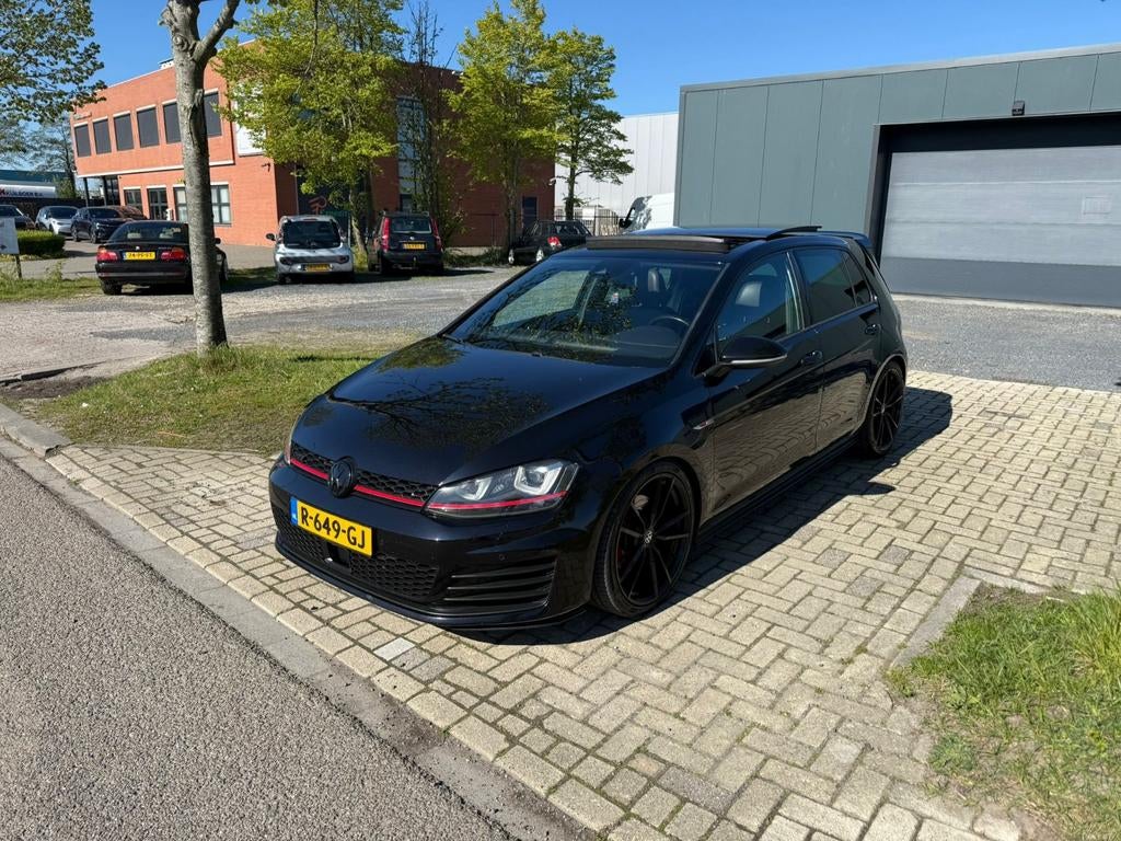 Volkswagen Golf 2.0 TSI 220pk 5D DSG 2015 Zwart, Auto's, Zwart, 4 cilinders, 1984 cc, Zwart