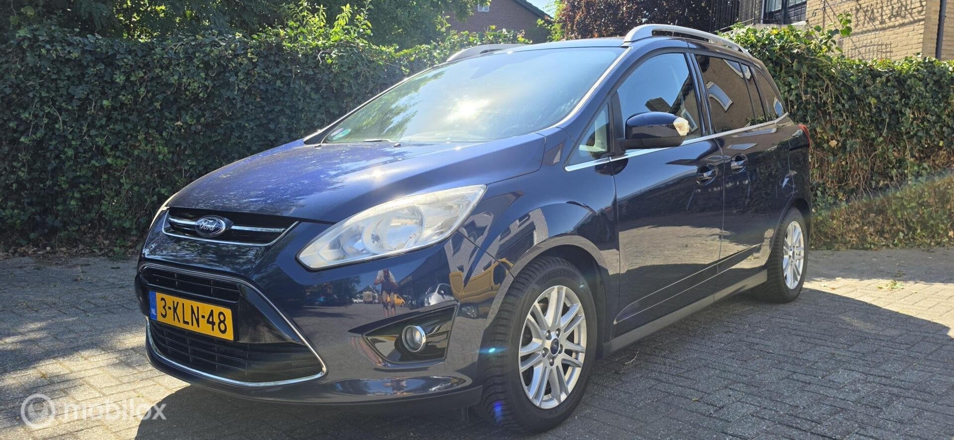 Ford Grand C-Max 1.0 Titanium - Nieuwe distributie, Auto's, Voorwielaandrijving, 125 pk, Gebruikt, Blauw
