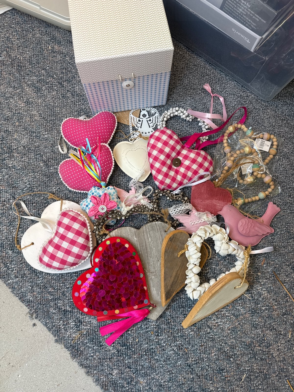 Leuke hartjes hangers voor de meisjeskamer, Hout, Gebruikt, Overige stijlen, Roze