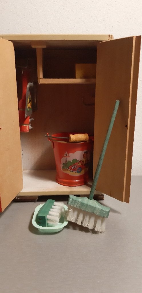 Prachtige  vintage DDR poppen schoonmaakkast, jaren 60, Antiek en Kunst, Ophalen of Verzenden