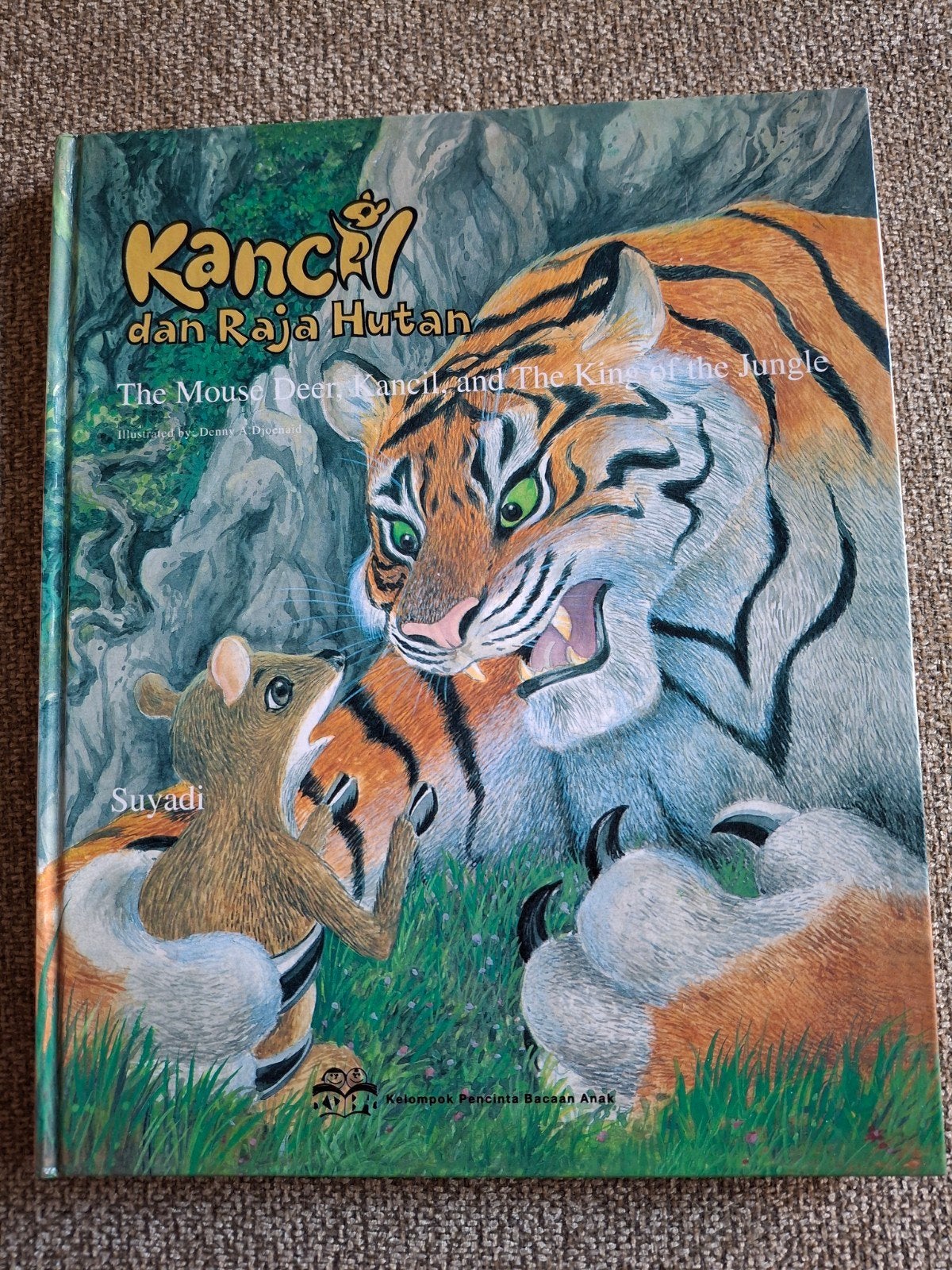 Kancil en de tijger (Koning van de jungle), Boeken, Ophalen of Verzenden, Gelezen, Suyadi, Fictie algemeen