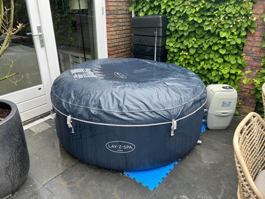 Lazy Z spa miami, Tuin en Terras, Ophalen, Zo goed als nieuw, Filter, Opblaasbaar