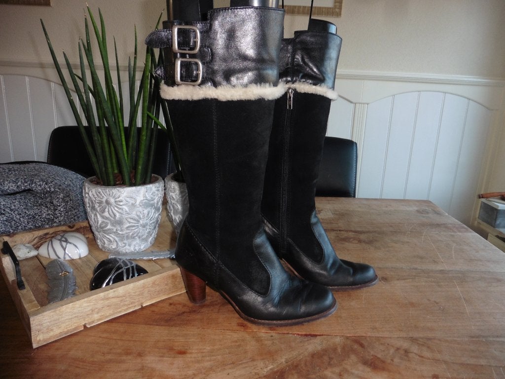 Uggs ugg's hoge zwarte laarzen met hak maat 37, Hoge laarzen, UGG, Zwart, Ophalen of Verzenden