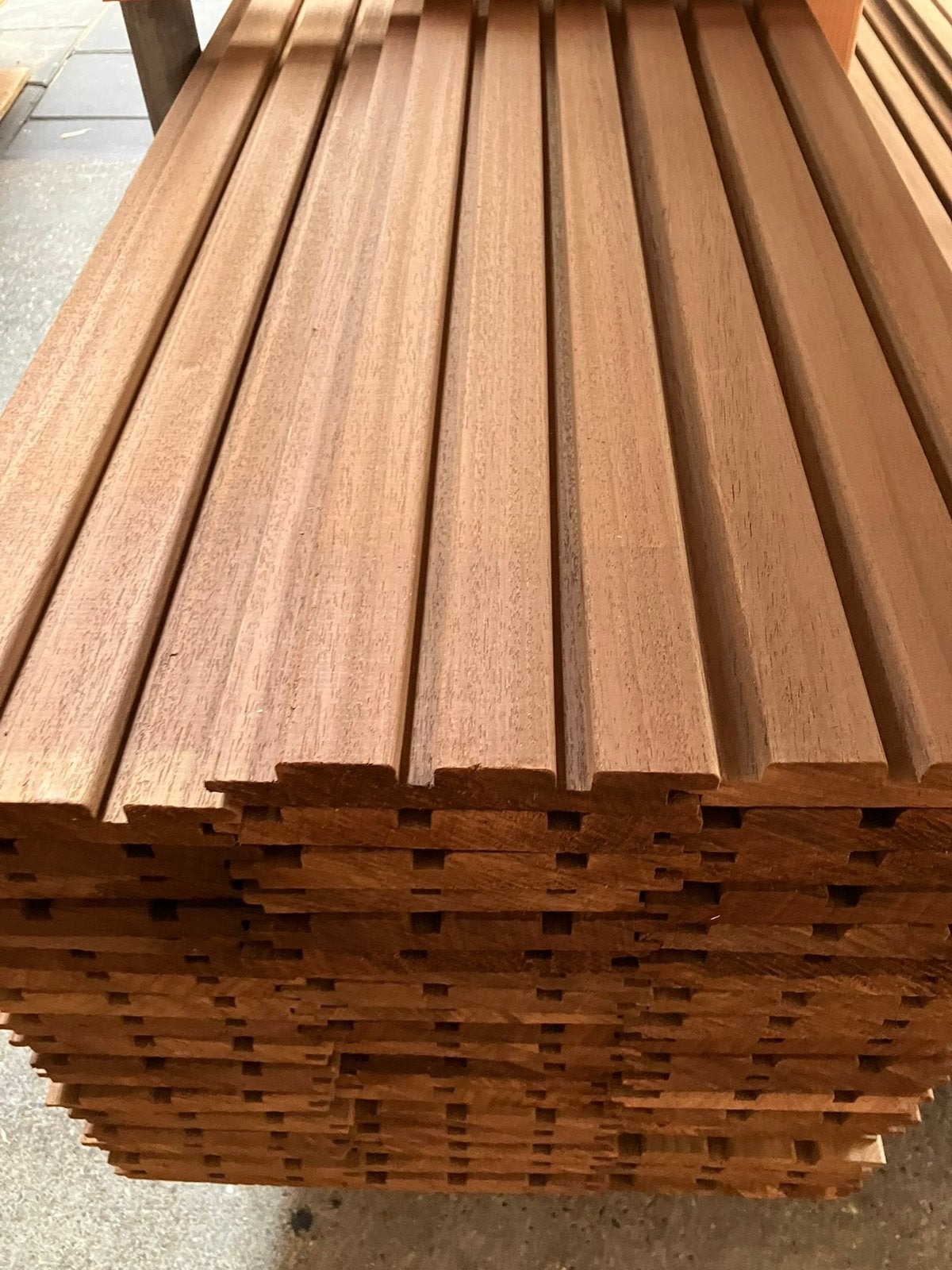 Thermo ayous 72m2  opruiming op is op, Ophalen, Planken, Zo goed als nieuw, Hardhout