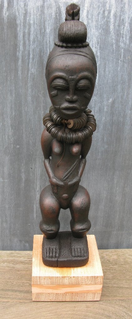 BEELD BAULE-VOLK IVOORKUST VROUW OP SOKKEL, Bruin, Afrika, Ophalen of Verzenden, Handgemaakt