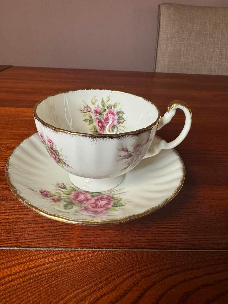 Harleigh China, Verzamelen, Porselein, Kristal en Bestek, Ophalen of Verzenden, Zo goed als nieuw, Porselein, Kop en/of schotel