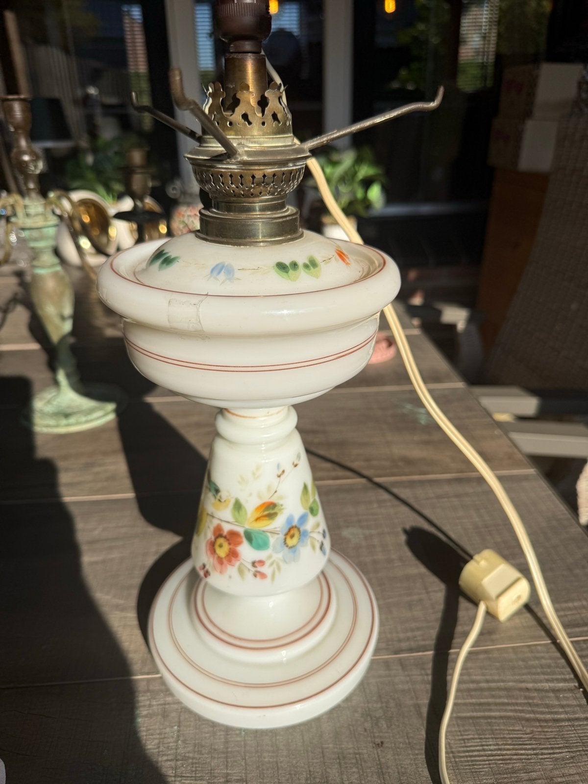 Antieke melkglas olielamp/tafellamp handgeschilderd, Antiek en Kunst, Ophalen