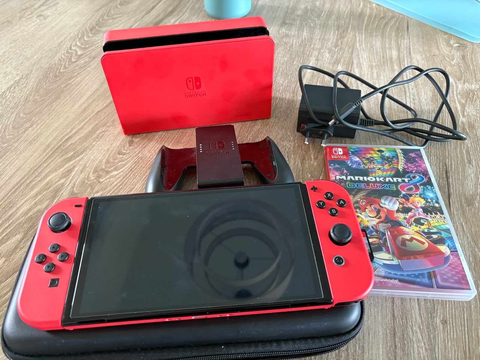 Nintendo Switch OLED (Mario editie) incl. 2 games, Spelcomputers en Games, Spelcomputers | Nintendo Switch, Ophalen, Met 2 controllers