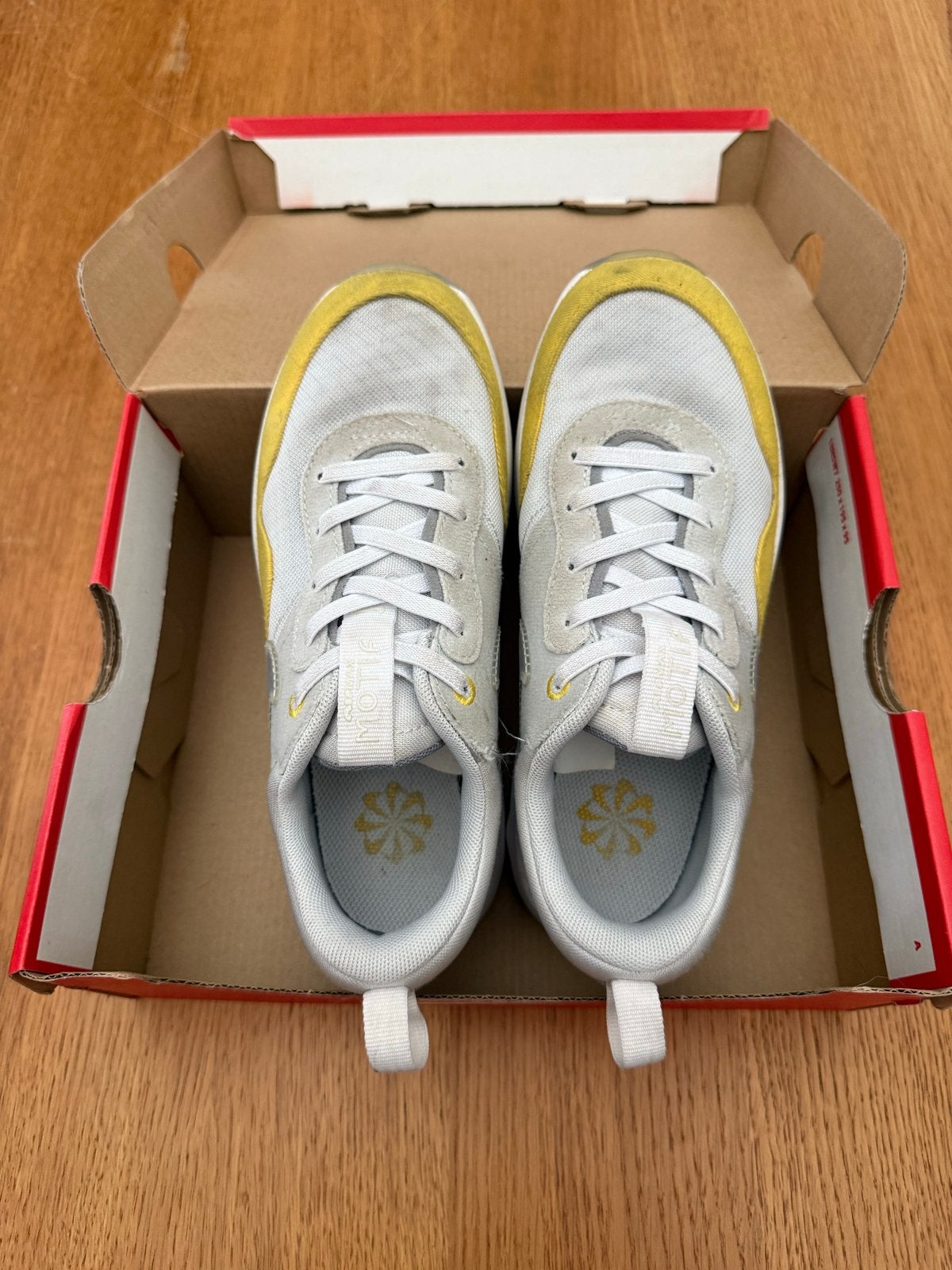 Nike Air Max Motif sneakers - Maat 33.5, Ophalen of Verzenden, Gebruikt, Jongen of Meisje, Sportschoenen