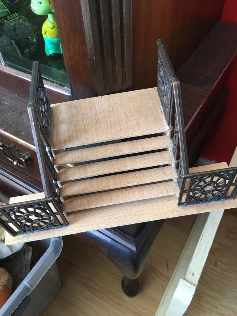Houten trap/veranda voor poppenhuis als Nieuw., Ophalen of Verzenden